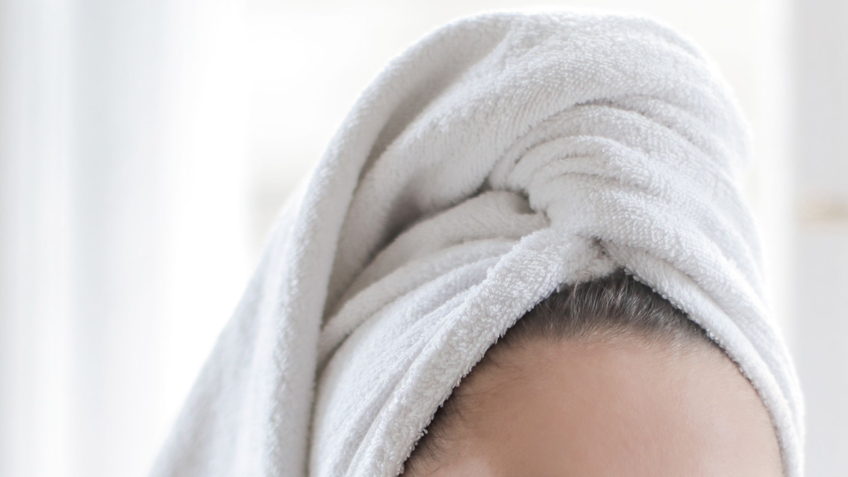 Is Towel Drying Bad for Your Hair? What Actually Happens When You Rub